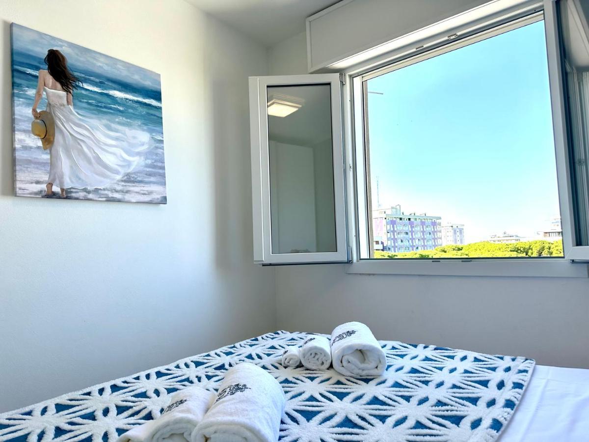 Beach Front Apartment Sabbiadoro Lignano Sabbiadoro Bagian luar foto