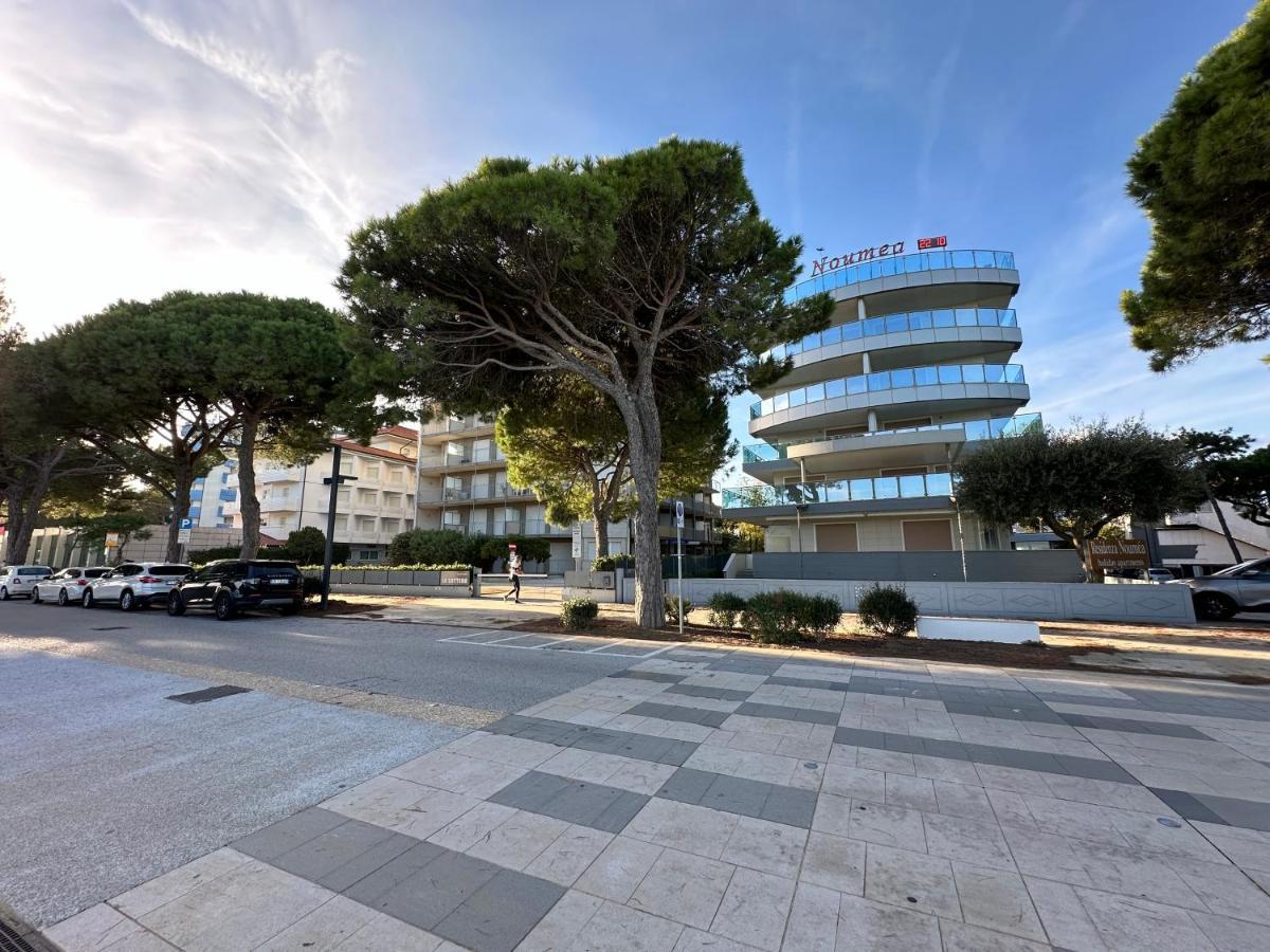 Beach Front Apartment Sabbiadoro Lignano Sabbiadoro Bagian luar foto