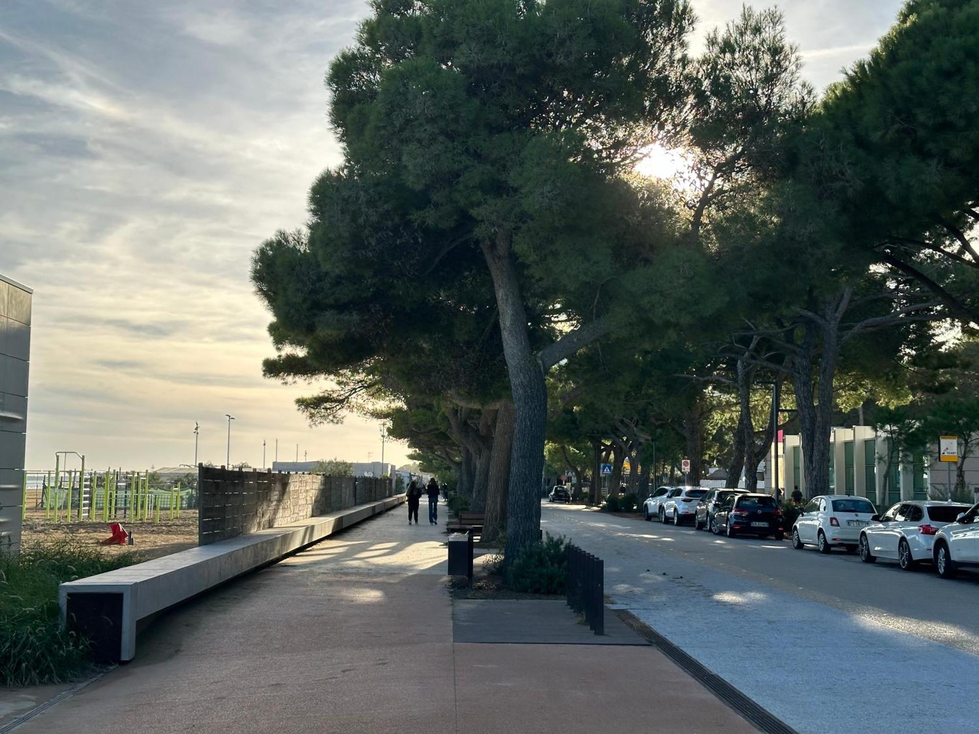 Beach Front Apartment Sabbiadoro Lignano Sabbiadoro Bagian luar foto